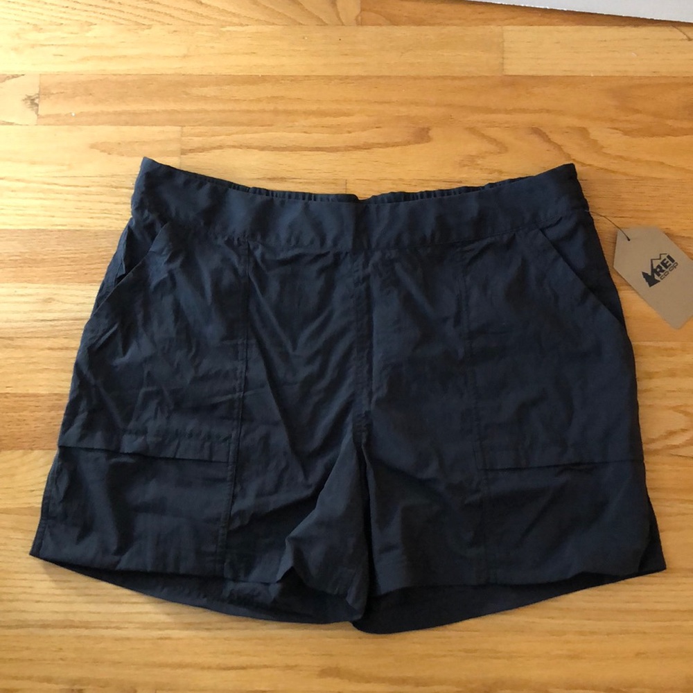 REI women’s hiking shorts NWT